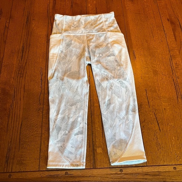 Lululemon Breezy Dot Crop 19 inch Jasmine White - Picture 4 of 8